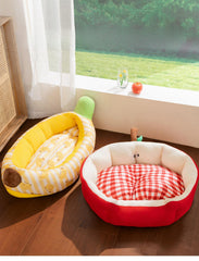 Dimitri Cooling Banana Boat Pet Bed – Removable & Washable Summer Lounge