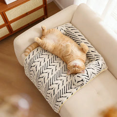 Ollie Geometric Lounge Couch – All-Season Plaid Jacquard Sofa Bed for Dogs & Cats