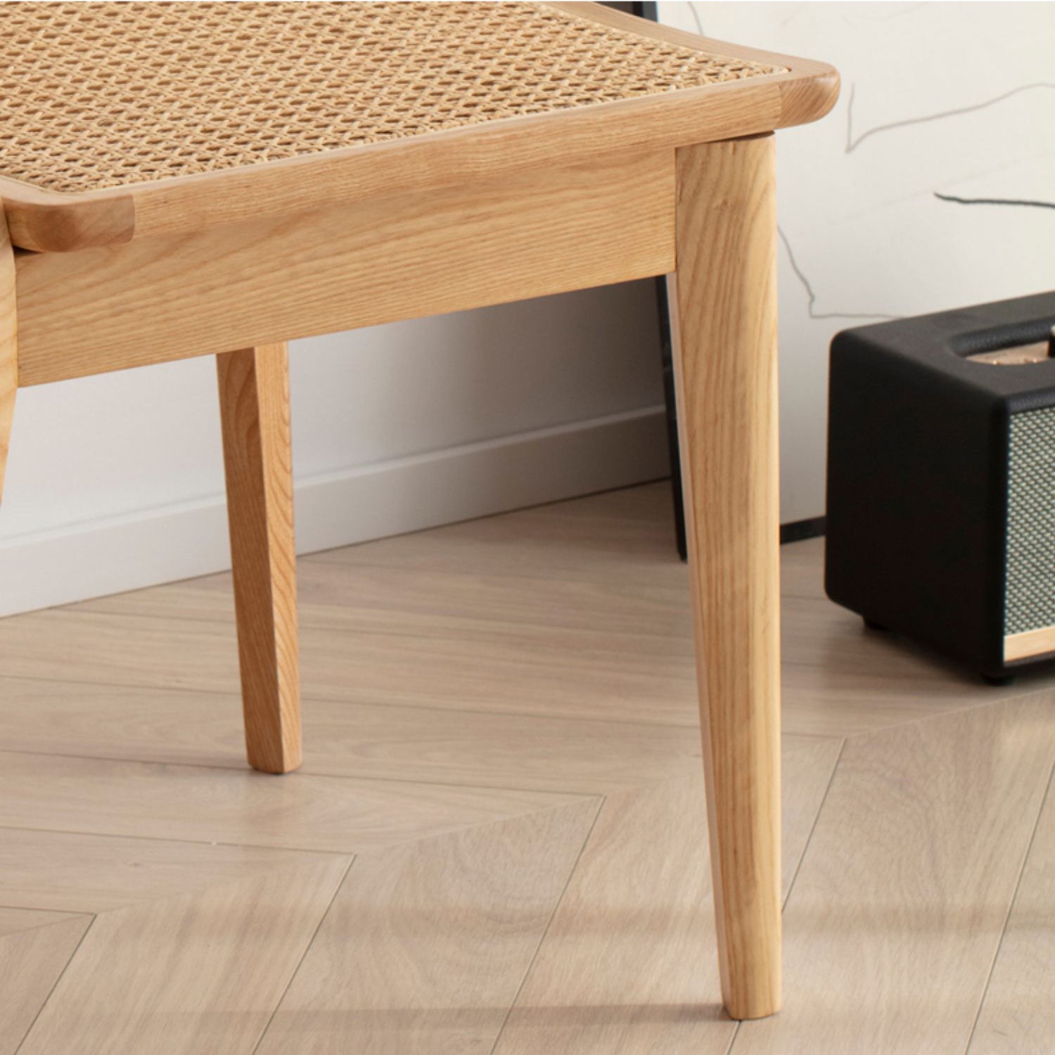 Elegant Brown Ash Wood Chair with Stylish Rattan Accents fcf-1472