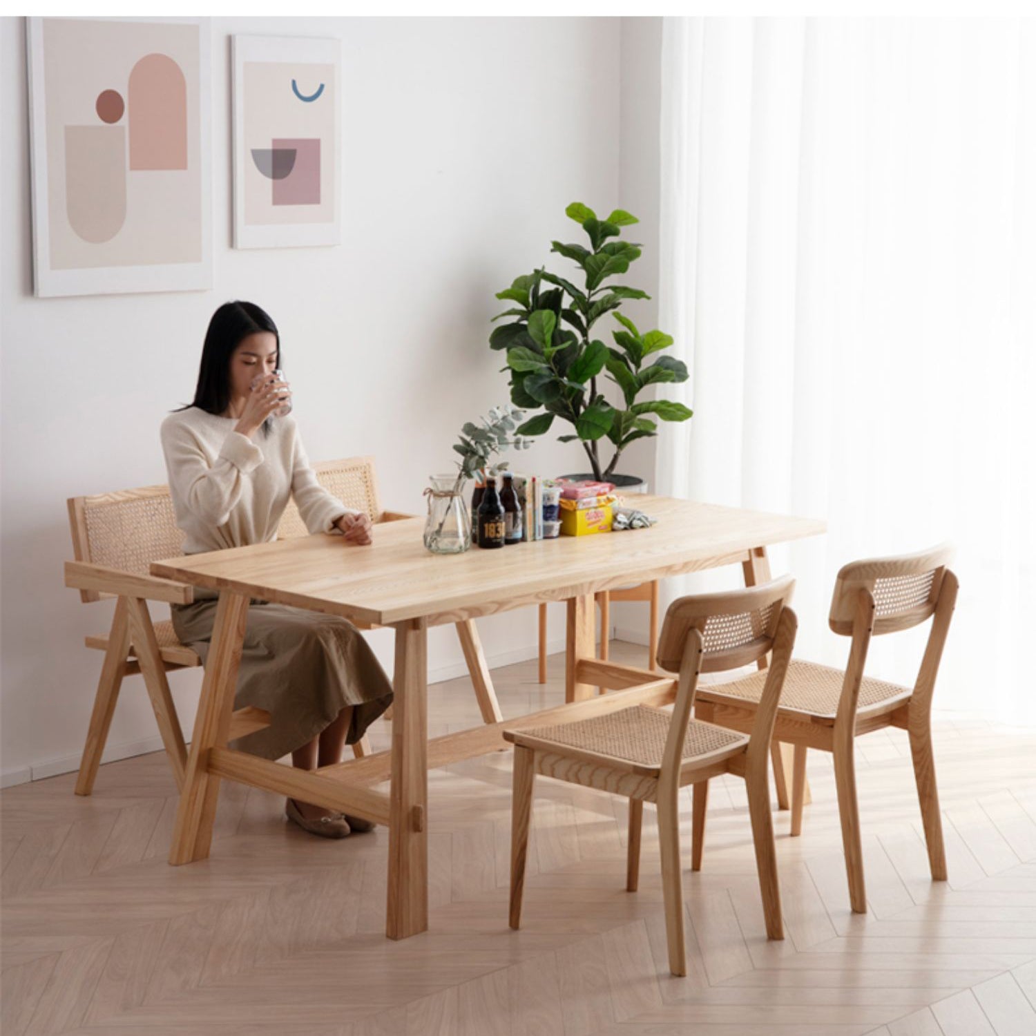 Elegant Brown Ash Wood Chair with Stylish Rattan Accents fcf-1472