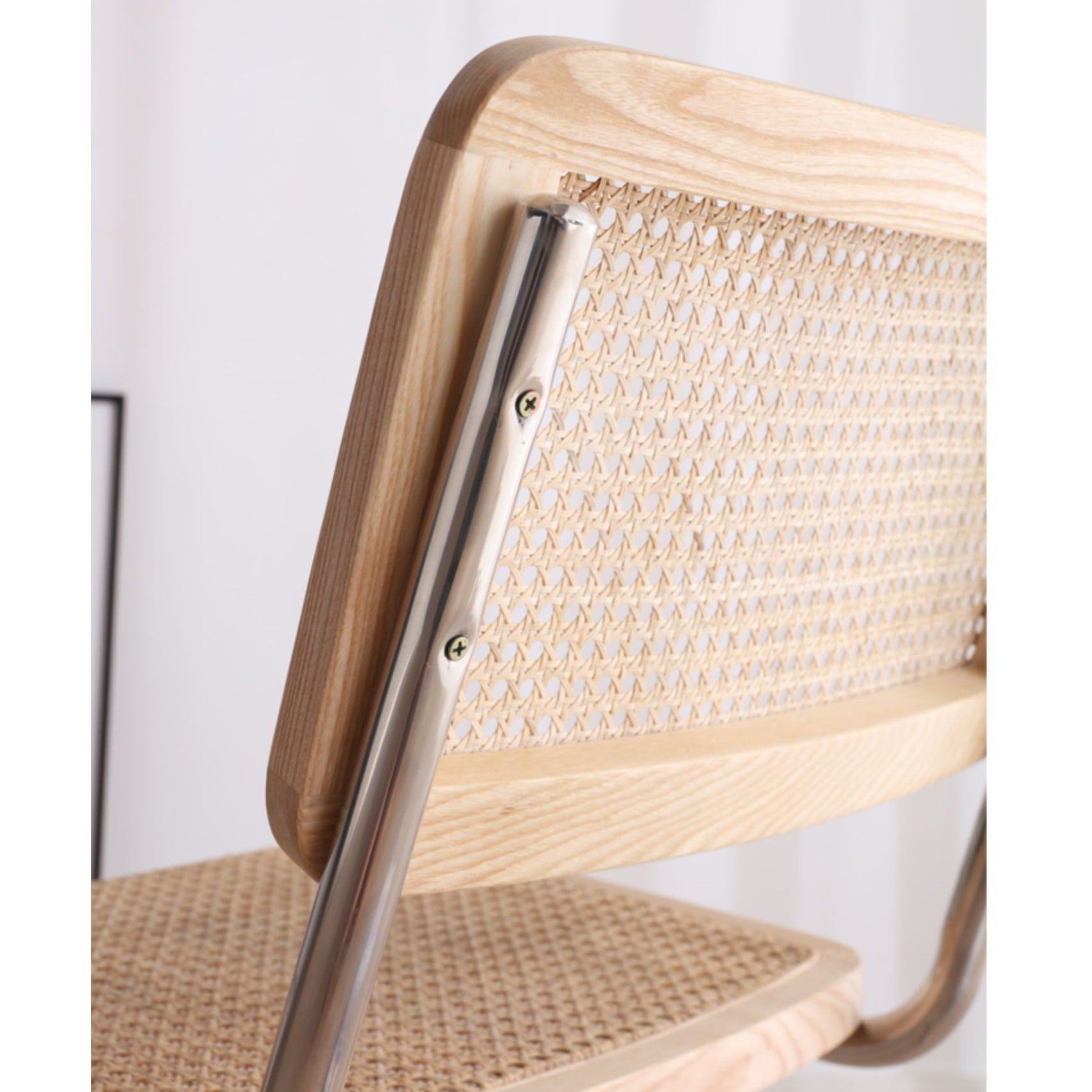 Elegant Natural Wood and Rattan Chair - Perfect Blend of Style & Comfort fcf-1477