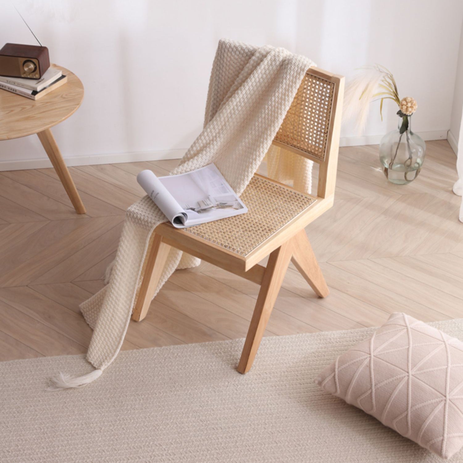 Handcrafted Solid Wood Chair with Natural Rattan Finish fcf-1478