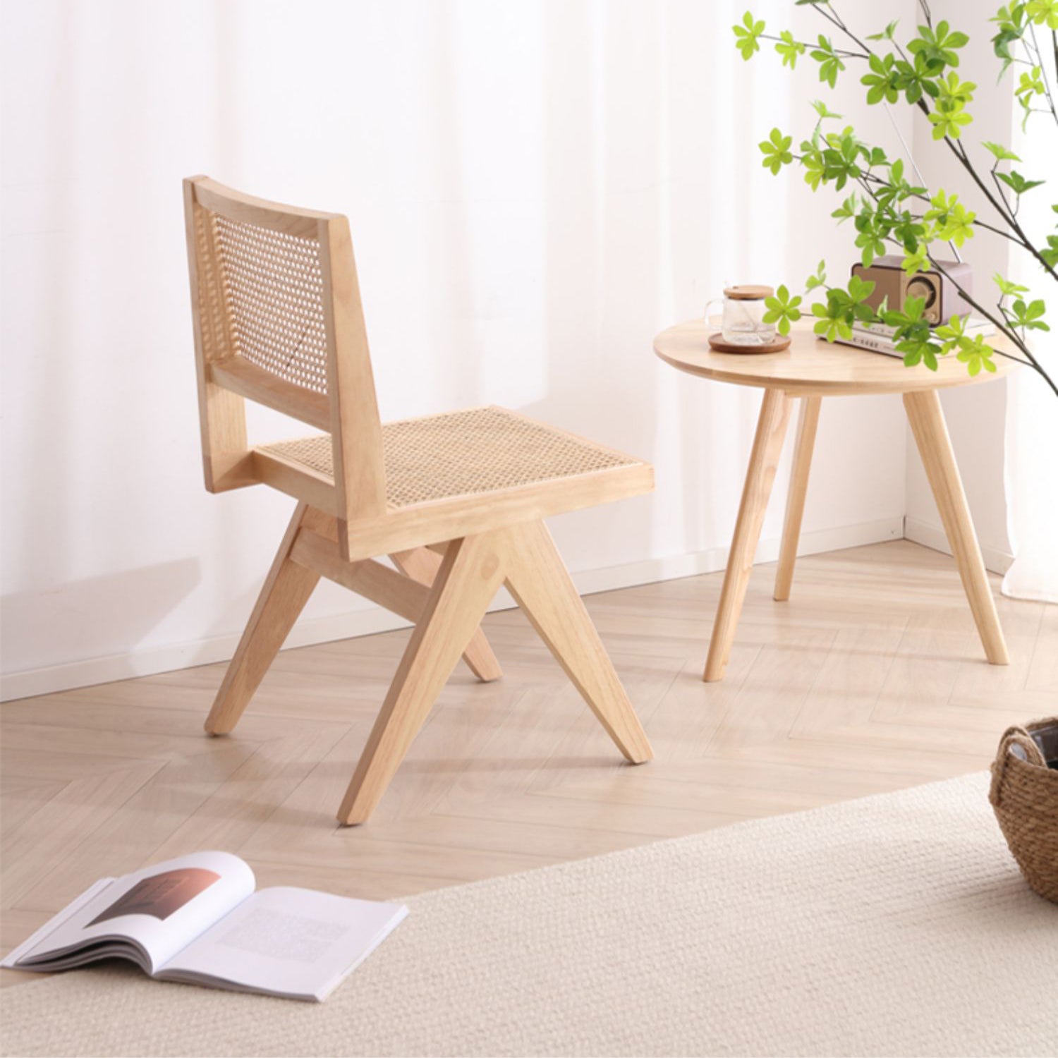 Handcrafted Solid Wood Chair with Natural Rattan Finish fcf-1478