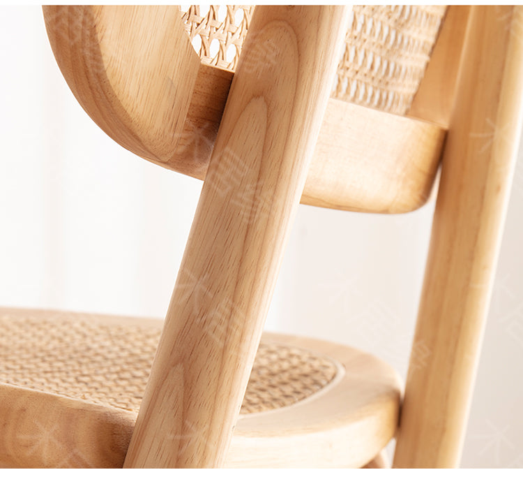 Natural Wood and Rattan Chair - Stylish and Durable Seating Solution fcf-1484