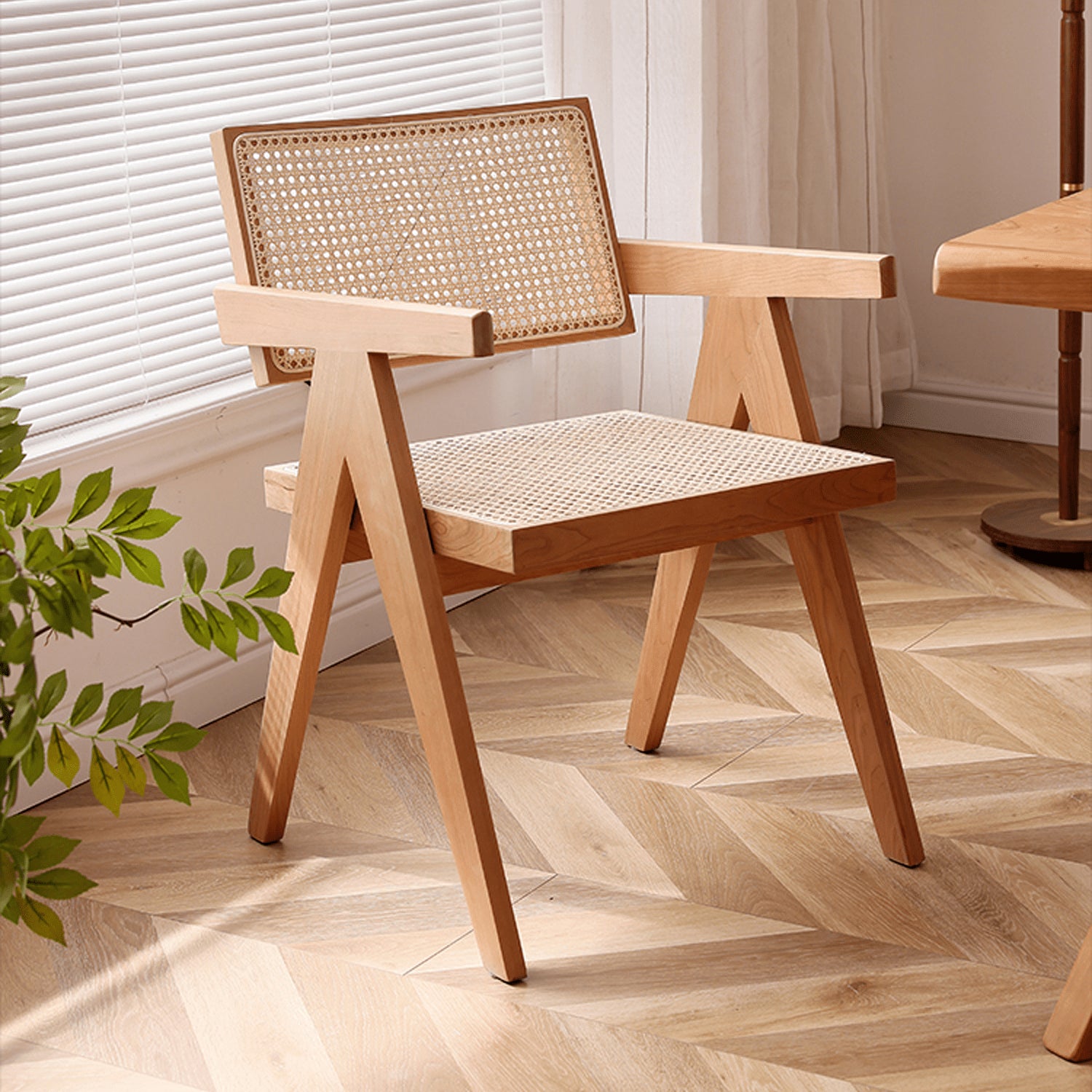 Elegant Natural Red Oak & Cherry Wood Chair - Handcrafted Excellence fyg-658