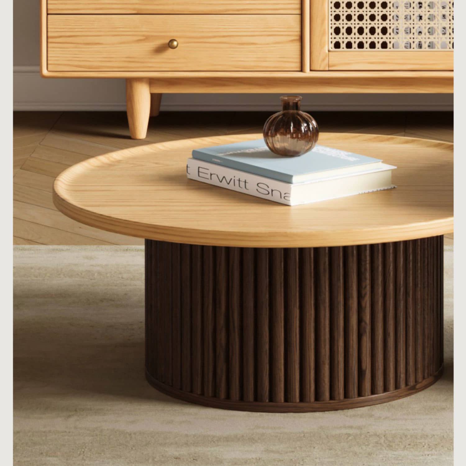 Elegant Brown Oak Tea Table - Natural Wood Finish for Classic Décor hbzwg-642