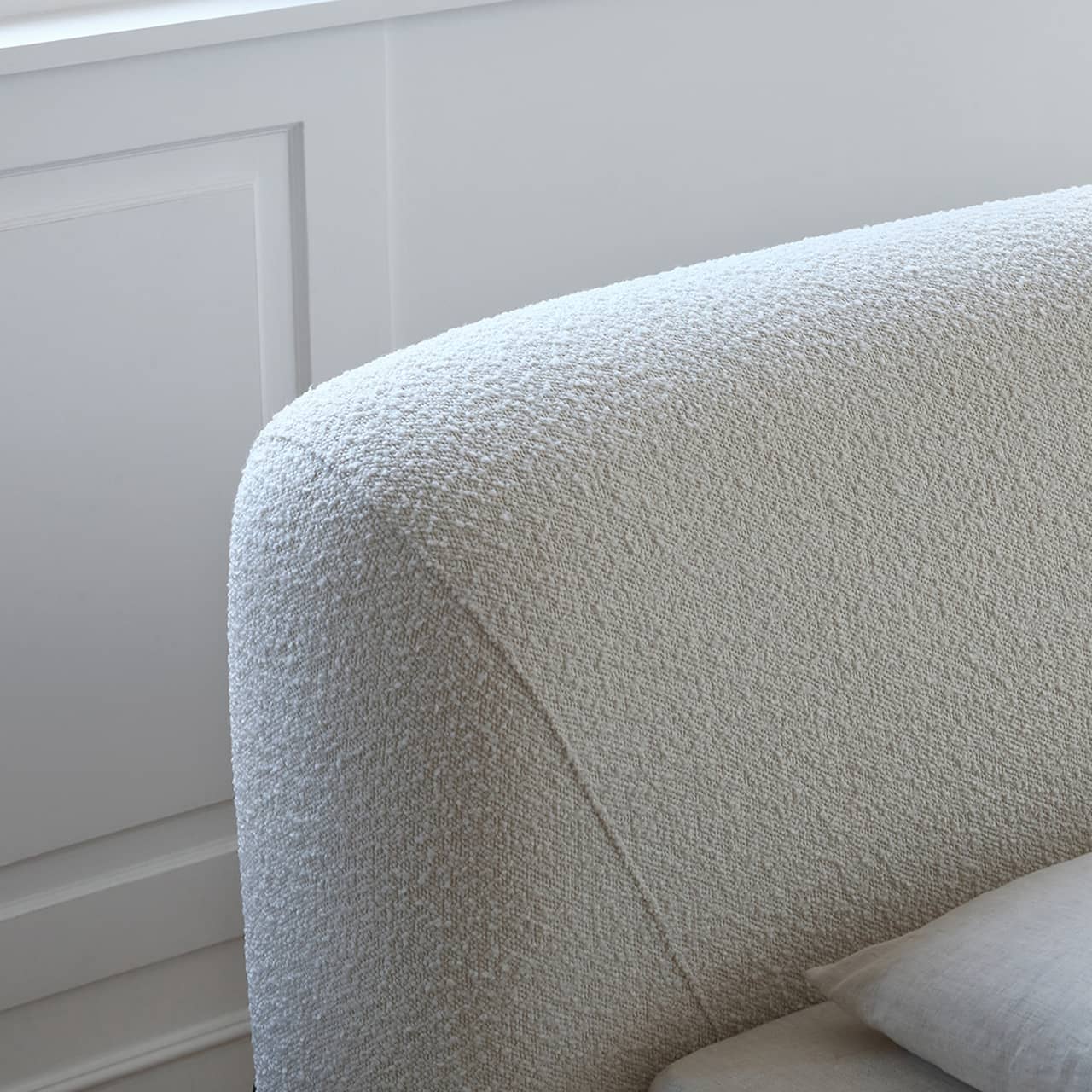 Elegant Bed Frame in White Pine & Ash Wood - Premium Quality and Craftsmanship my-375