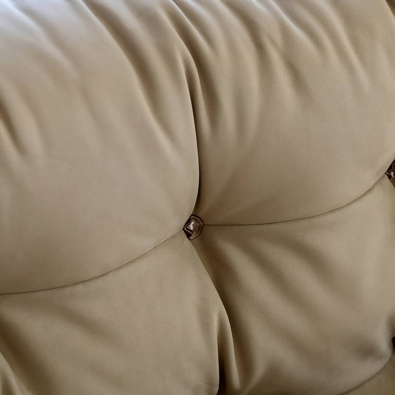 Luxurious Gray Pine Suede Down Bed for Ultimate Comfort my-377