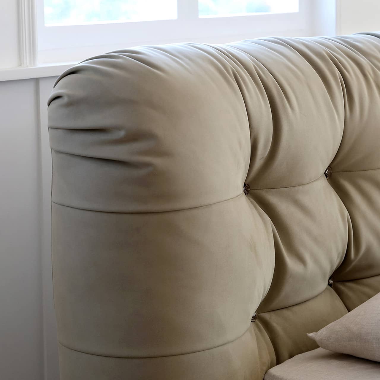 Luxurious Gray Pine Suede Down Bed for Ultimate Comfort my-377
