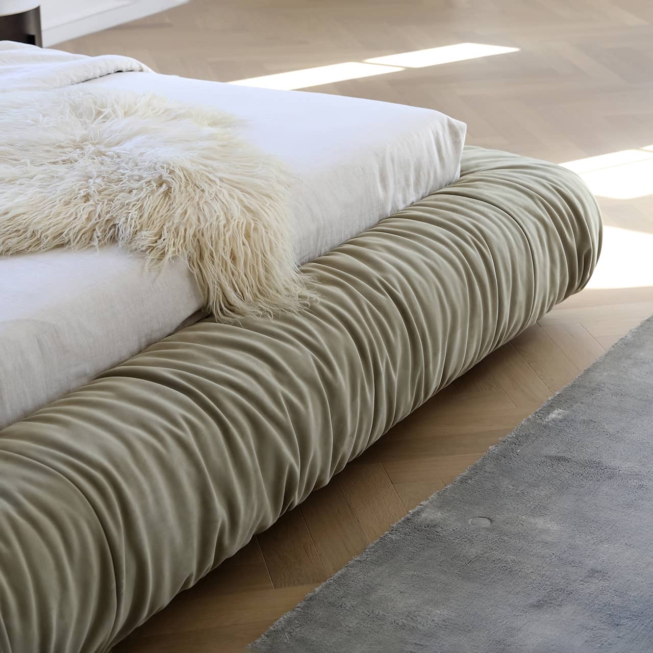 Luxurious Gray Pine Suede Down Bed for Ultimate Comfort my-377