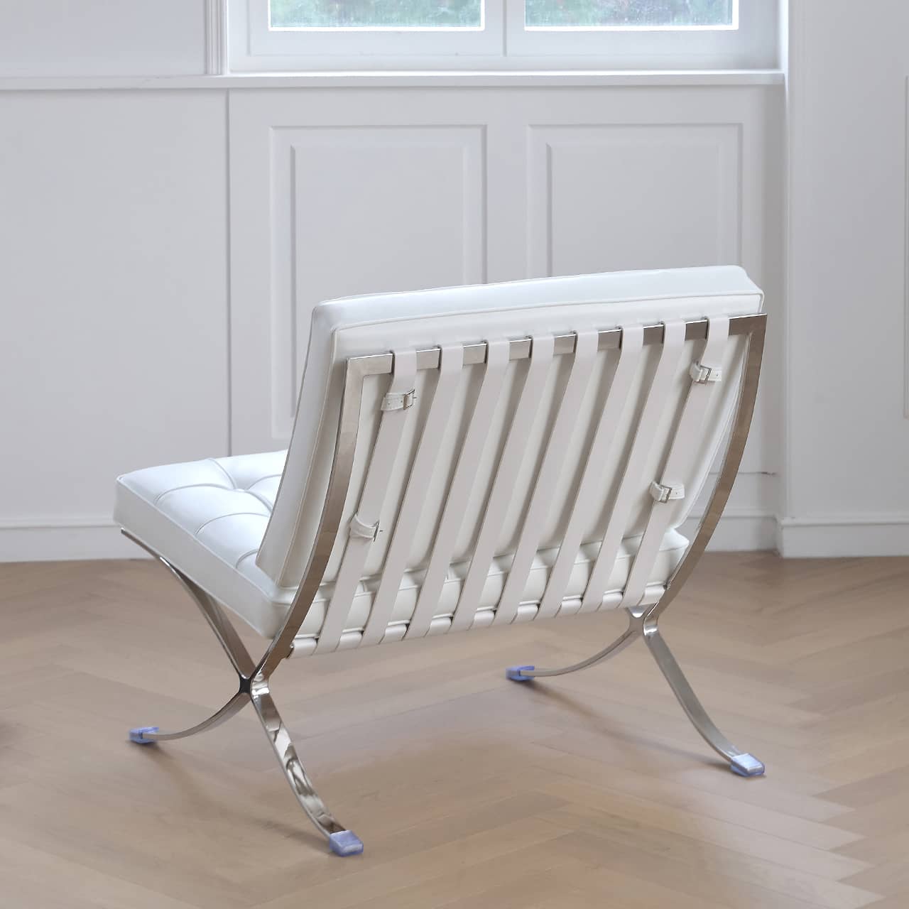 Sleek White Stainless Steel Chair with Premium Leathaire Upholstery my-382