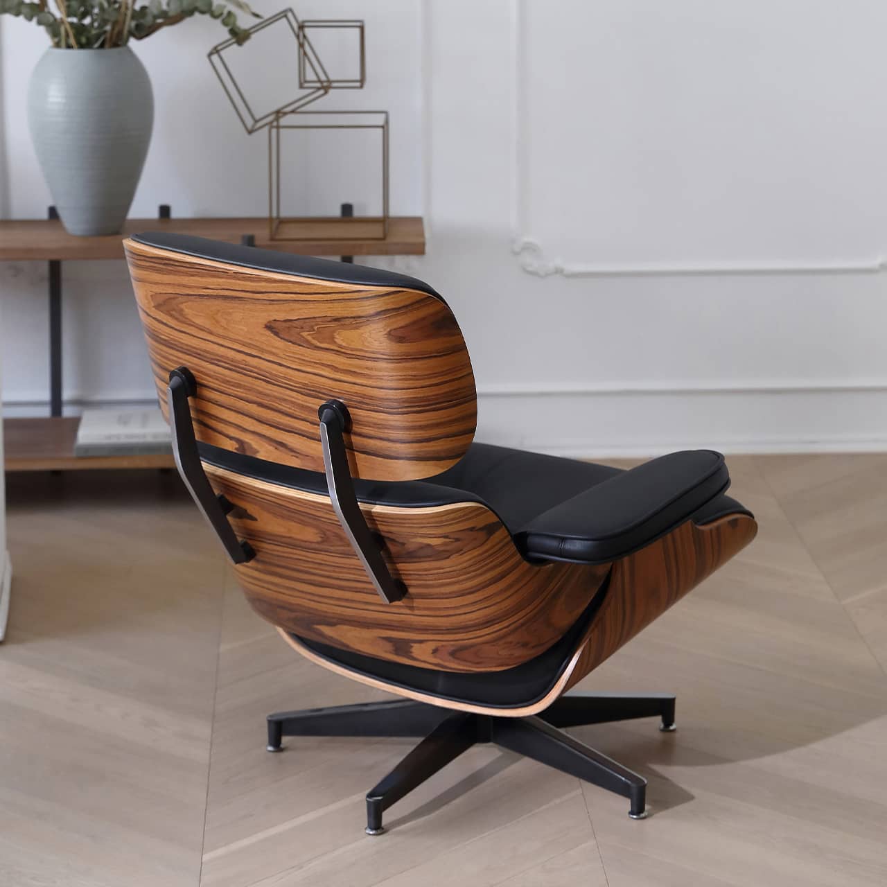 Luxurious Black Leather Executive Chair with Multi-Layer Support my-383