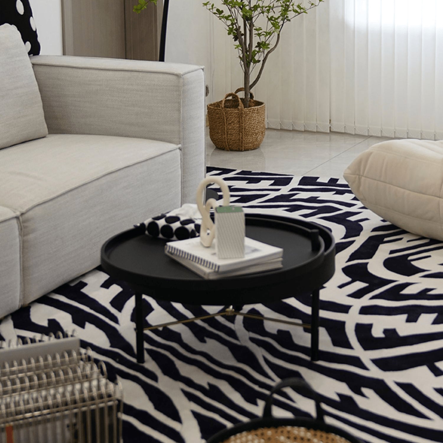 Elegant Black & Natural Wood Color Particle Board Tea Table - Stylish & Functional yw-179